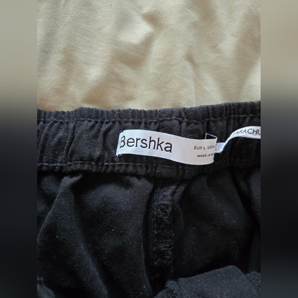 Bershka Black Drawstring Parachute Pants - Picture 5 of 8